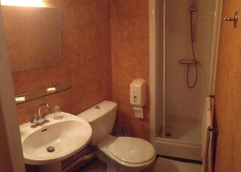 Hotel De L'Abbaye Sauxillanges Εξωτερικό φωτογραφία