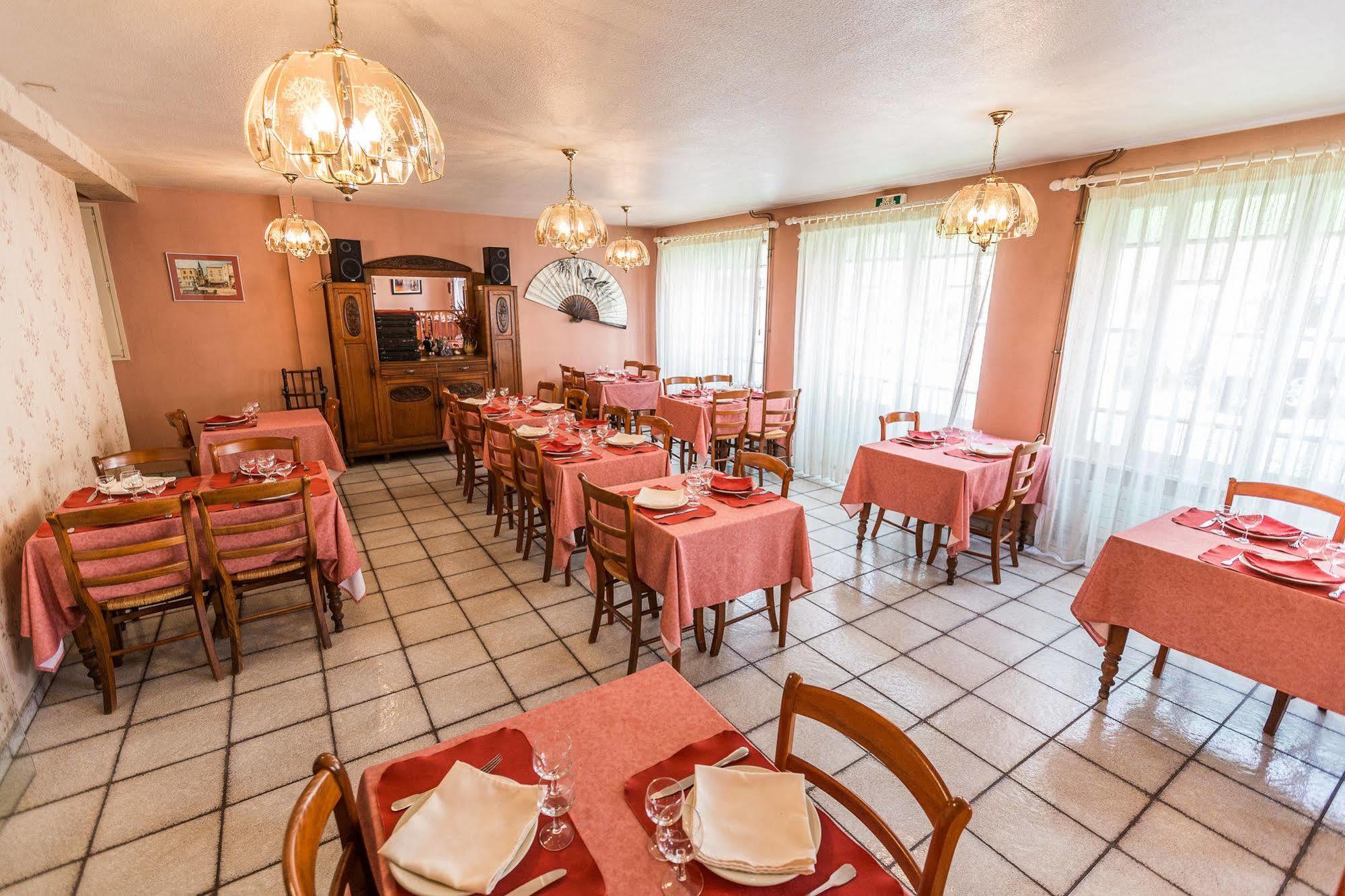 Hotel De L'Abbaye Sauxillanges Εξωτερικό φωτογραφία