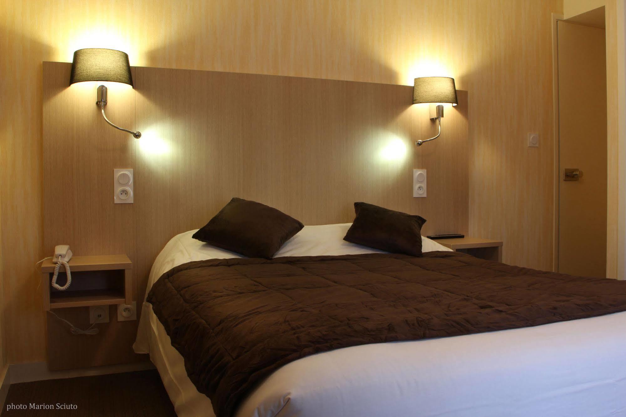 Hotel De L'Abbaye Sauxillanges Εξωτερικό φωτογραφία