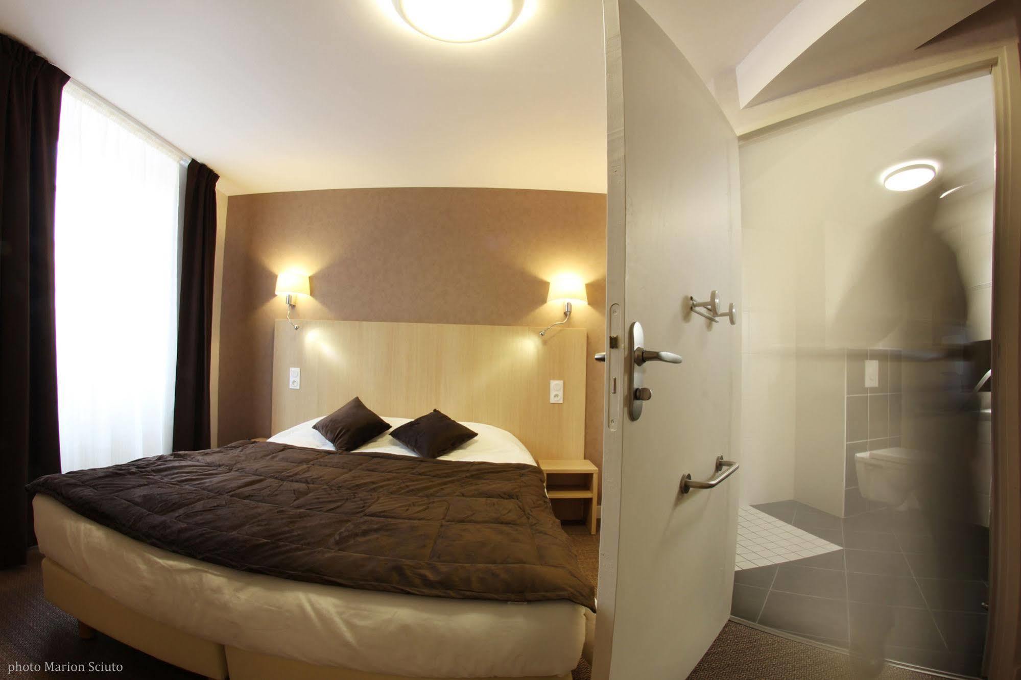 Hotel De L'Abbaye Sauxillanges Εξωτερικό φωτογραφία